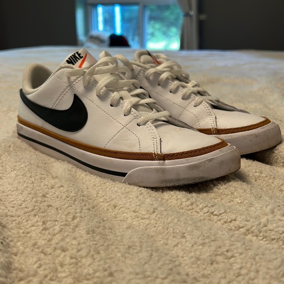Shoes - Nike Court Legacy Low-Top